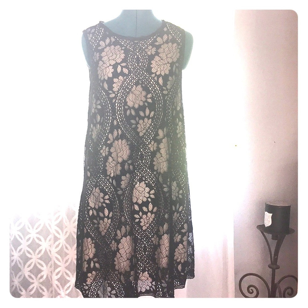 Max studio lace shift dress